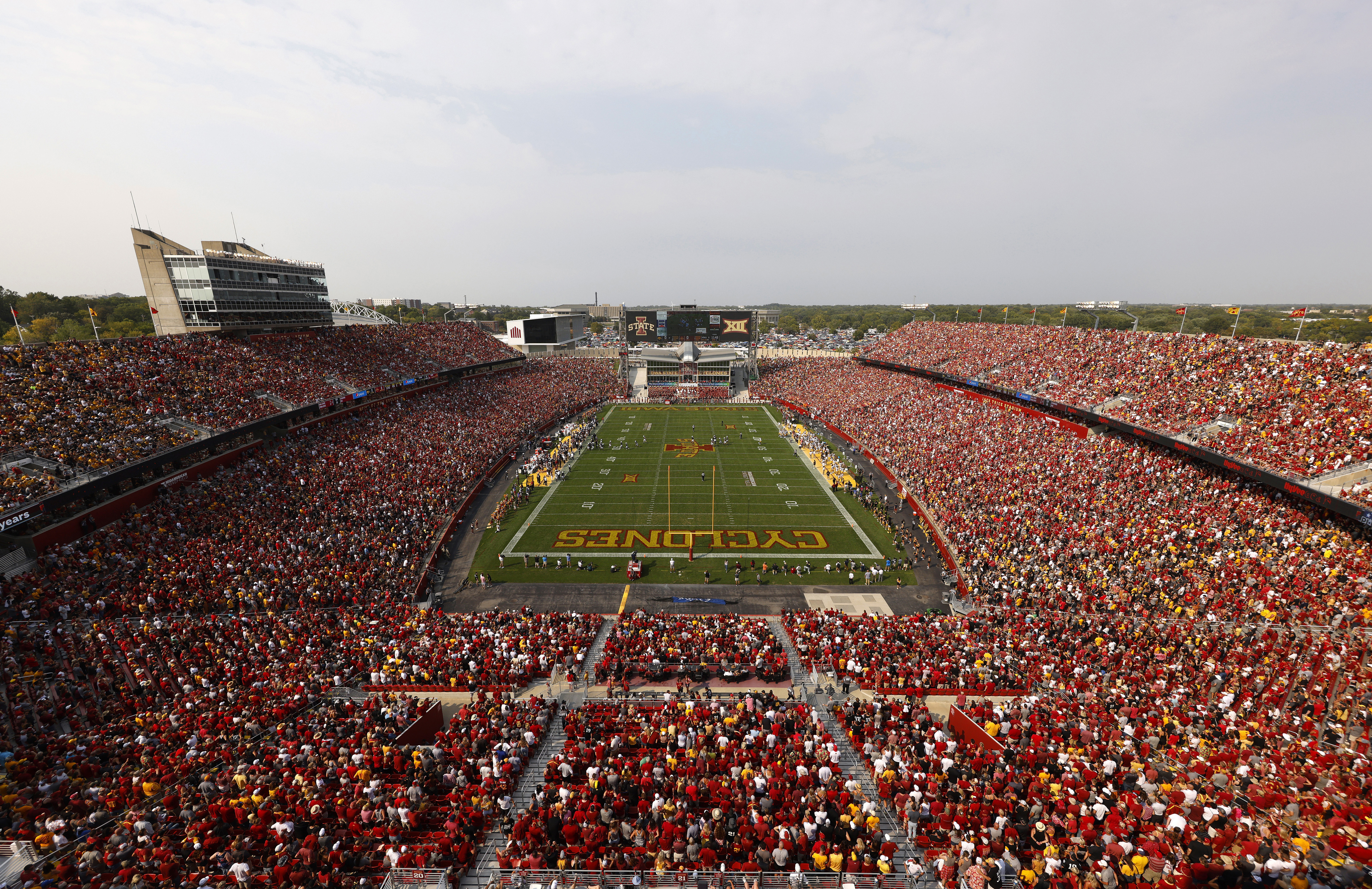 WVU football preparing for 1st true road game against Iowa State